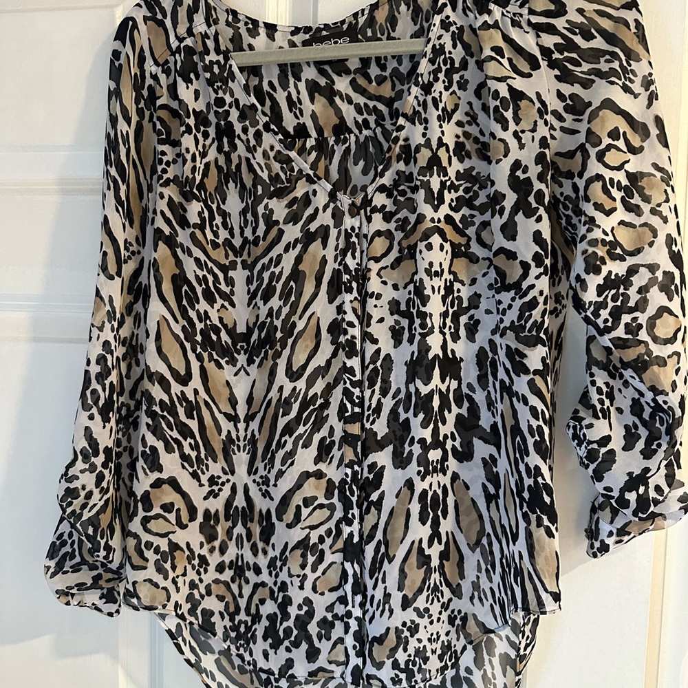 Bebe Black and White Graphic Blouse Relaxed Fit